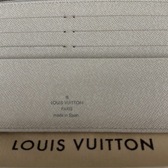 Louis Vuitton Zippy Damir Azur Canvas Insolite Wallet - Picture 4 of 11